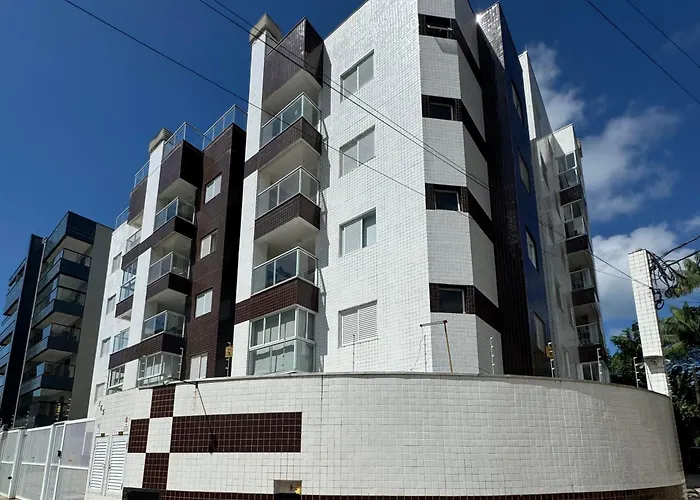 Apartamento Na Praia Das Toninhas Em Ubatuba 350M Da Praia -2 Quartos Sendo 1 Suite, Piscina, Varanda Gourmet Com Churrasqueira, Ar Condicionado, Cozinha Completa, Duas Garagens